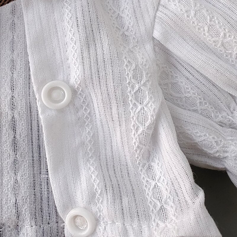 Latzhosenkleid mit Schleife und Leine