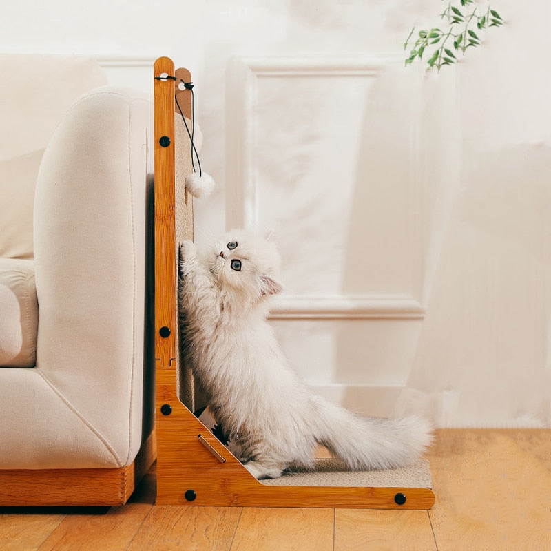 Kratzbaum aus Holz für Katzen - Lustige Katze