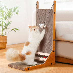 Kratzbaum aus Holz für Katzen - Lustige Katze